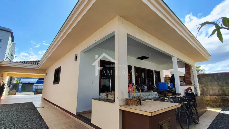 Imagem Casa com 3 Quartos à Venda, 135 m² em Aventureiro - Joinville