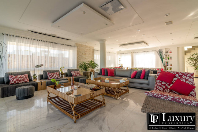 Imagem Casa com 10 Quartos à Venda, em Balneário Praia Do Pernambuco - Guarujá Imagem Casa com 10 Quartos à Venda, em Balneário Praia Do Pernambuco - Guarujá