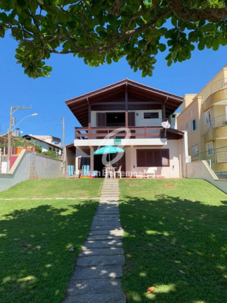 Imagem Casa com 4 Quartos para Temporada, em Centro - Bombinhas Imagem Casa com 4 Quartos para Temporada, em Centro - Bombinhas