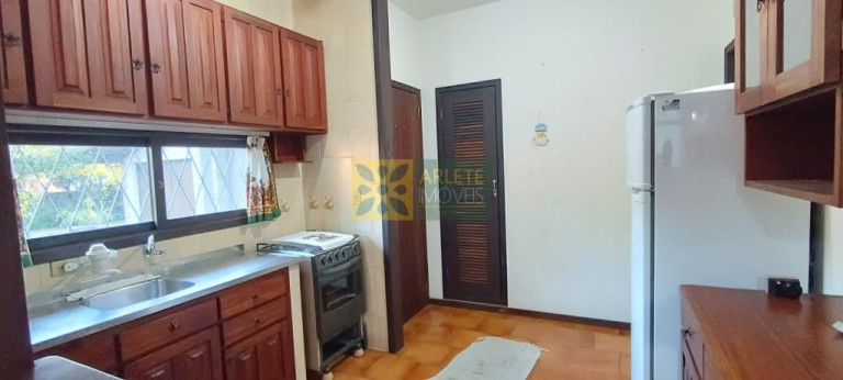 Imagem Casa com 3 Quartos à Venda, 180 m² em José Amândio - Bombinhas Imagem Casa com 3 Quartos à Venda, 180 m² em José Amândio - Bombinhas
