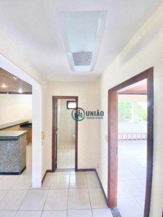 Imagem Casa com 3 Quartos à Venda, 385 m² em Pendotiba - Niterói