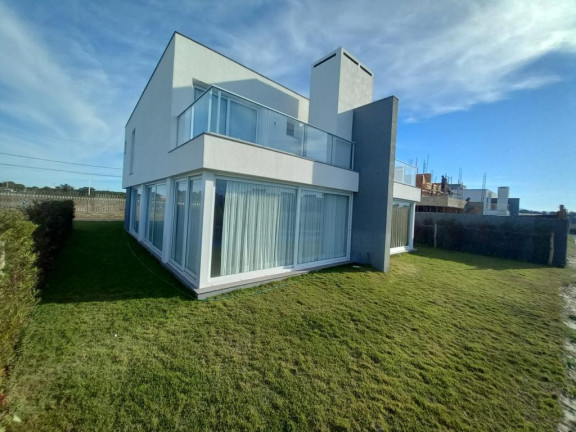 Imagem Sobrado com 3 Quartos à Venda,  em Atlântida - Xangri-la