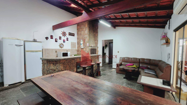 Imagem Casa com 3 Quartos à Venda, 245 m² em Dom Bosco - Itajaí