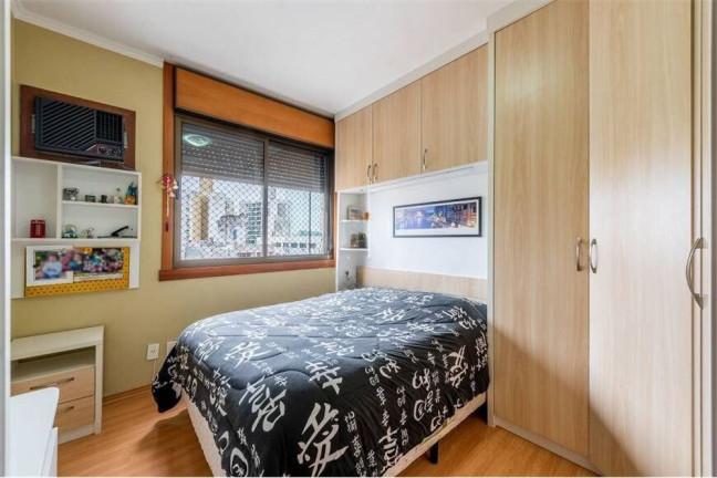 Imagem Imóvel com 3 Quartos à Venda, em Menino Deus - Porto Alegre Imagem Imóvel com 3 Quartos à Venda, em Menino Deus - Porto Alegre