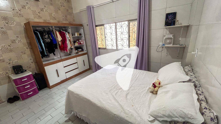 Imagem Casa com 3 Quartos à Venda, 330 m² em José Bonifácio - Fortaleza