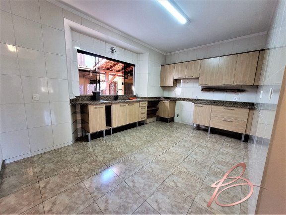 Imagem Sobrado com 3 Quartos à Venda, 231 m² em Centro - Balneário Camboriú Imagem Sobrado com 3 Quartos à Venda, 231 m² em Centro - Balneário Camboriú