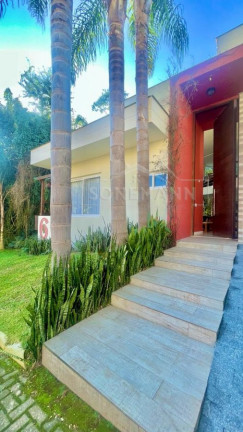 Imagem Casa com 3 Quartos à Venda, 230 m² em Itacorubi - Florianópolis Imagem Casa com 3 Quartos à Venda, 230 m² em Itacorubi - Florianópolis