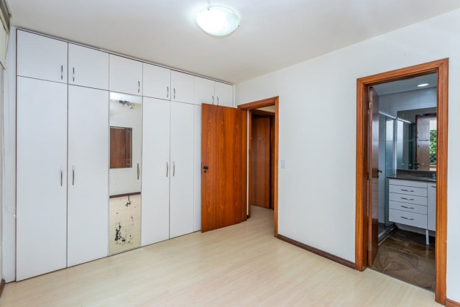 Imagem Apartamento com 3 Quartos à Venda, 124 m² em Petrópolis - Porto Alegre Imagem Apartamento com 3 Quartos à Venda, 124 m² em Petrópolis - Porto Alegre