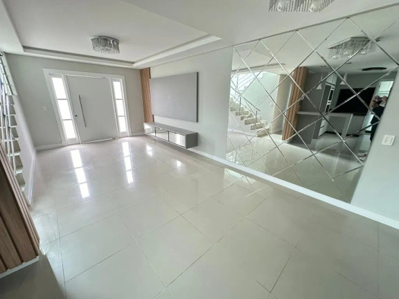 Imagem Casa com 4 Quartos à Venda, 210 m² em Casa Branca - Itapema Imagem Casa com 4 Quartos à Venda, 210 m² em Casa Branca - Itapema