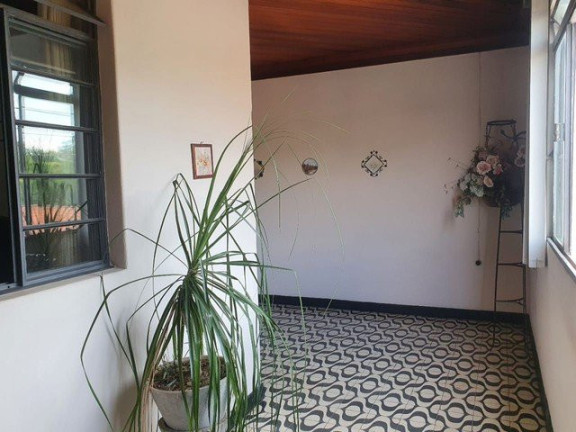Imagem Casa com 3 Quartos à Venda, 250 m² em Guaratinguetá