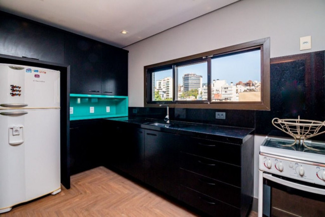 Imagem Imóvel com 2 Quartos à Venda, 200 m² em Auxiliadora - Porto Alegre Imagem Imóvel com 2 Quartos à Venda, 200 m² em Auxiliadora - Porto Alegre