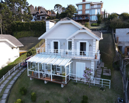 Casa com 4 Quartos à Venda, 215 m² em Região De Capivari - Campos Do Jordão