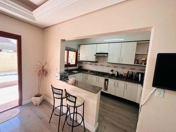 Imagem Casa com 3 Quartos à Venda, 215 m² em Hípica - Porto Alegre Imagem Casa com 3 Quartos à Venda, 215 m² em Hípica - Porto Alegre