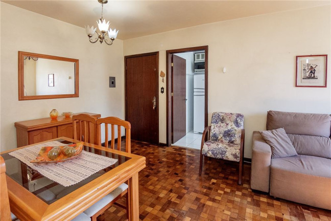 Imagem Imóvel com 2 Quartos à Venda,  em Passo Da Areia - Porto Alegre