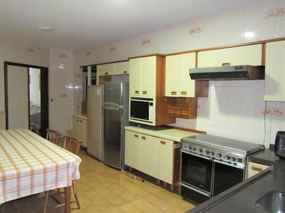 Imagem Casa com 3 Quartos à Venda, 315 m² em Jardim São Pedro - Porto Alegre Imagem Casa com 3 Quartos à Venda, 315 m² em Jardim São Pedro - Porto Alegre