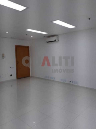 Sala Comercial à Venda, 35 m² em Vila Olímpia - São Paulo