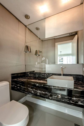 Imagem Apartamento com 3 Quartos à Venda, 131 m² em Centro - Balneário Camboriú