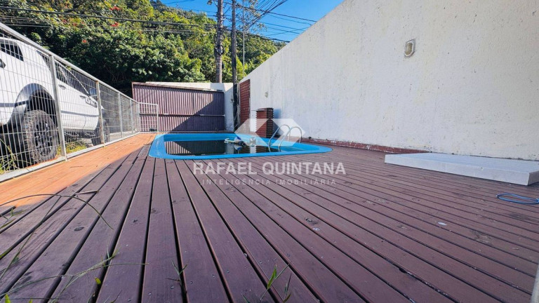 Casa com 2 Quartos para Alugar, 199 m² em Sambaqui - Florianópolis