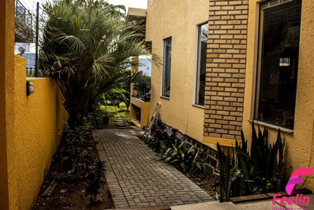 Casa com 6 Quartos à Venda, 220 m² em Campeche - Florianópolis