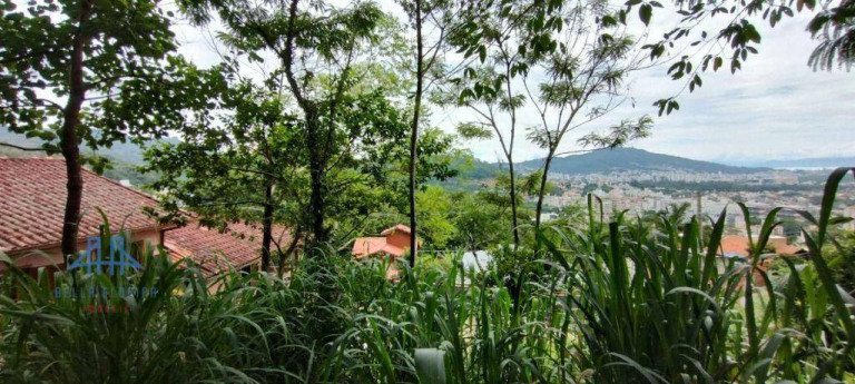 Terreno à Venda, 471 m² em Córrego Grande - Florianópolis