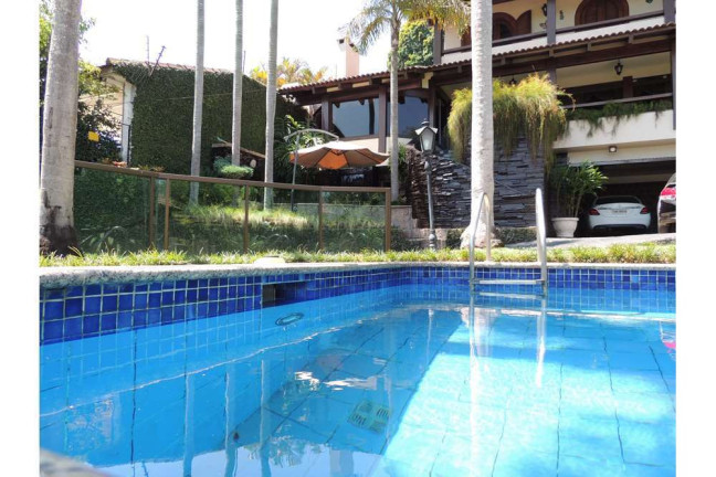 Imagem Casa com 4 Quartos à Venda, 430 m² em Vila Assunção - Porto Alegre Imagem Casa com 4 Quartos à Venda, 430 m² em Vila Assunção - Porto Alegre