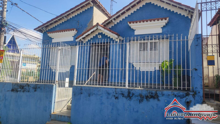 Imagem Casa com 3 Quartos à Venda, em Centro - Jacareí Imagem Casa com 3 Quartos à Venda, em Centro - Jacareí