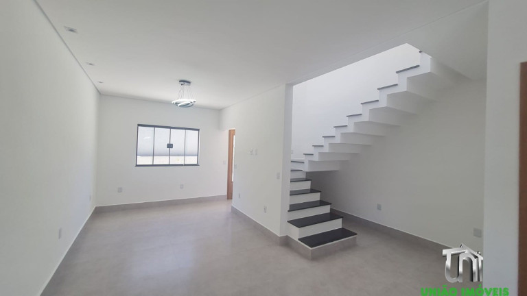 Imagem Casa com 2 Quartos à Venda, 200 m² em Santa Luzia - Bragança Paulista Imagem Casa com 2 Quartos à Venda, 200 m² em Santa Luzia - Bragança Paulista