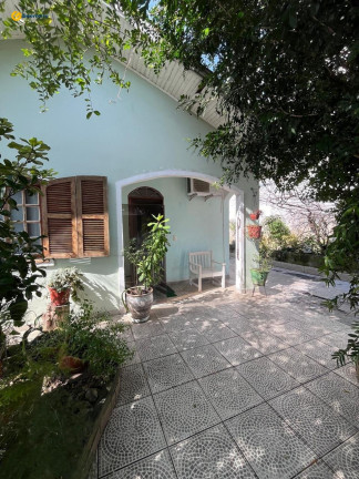 Imagem Casa com 4 Quartos à Venda, 220 m² em Trindade - Florianópolis Imagem Casa com 4 Quartos à Venda, 220 m² em Trindade - Florianópolis