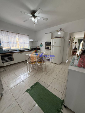 Imagem Casa com 2 Quartos à Venda, 250 m² em Bairro Itaoca - Mongaguá Imagem Casa com 2 Quartos à Venda, 250 m² em Bairro Itaoca - Mongaguá