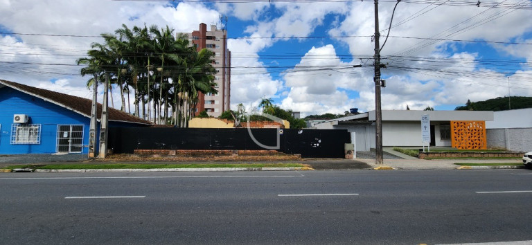 Terreno à Venda, 516 m² em América - Joinville