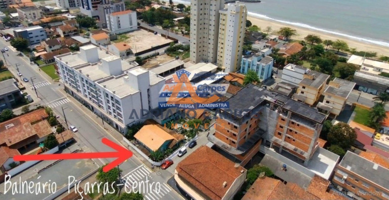 Imagem Casa com 7 Quartos à Venda, 198 m² em Centro - Balneário Piçarras Imagem Casa com 7 Quartos à Venda, 198 m² em Centro - Balneário Piçarras