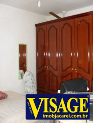 Imagem Casa com 3 Quartos à Venda, em Jd. Emilia - Jacareí Imagem Casa com 3 Quartos à Venda, em Jd. Emilia - Jacareí