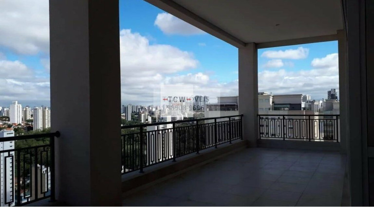 Apartamento com 4 Quartos à Venda, 250 m² em Aclimação - São Paulo
