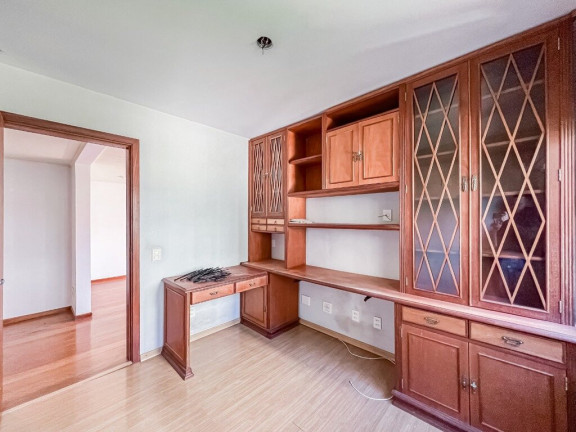 Imagem Imóvel com 3 Quartos à Venda, em Moinhos De Vento - Porto Alegre Imagem Imóvel com 3 Quartos à Venda, em Moinhos De Vento - Porto Alegre