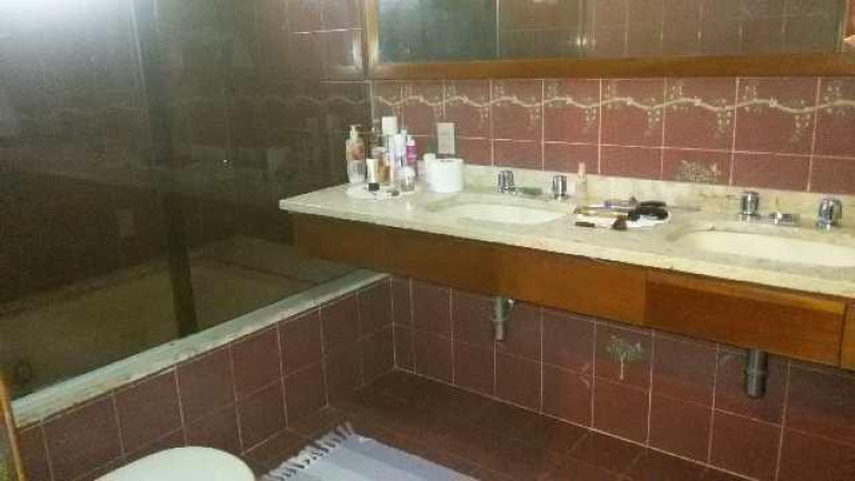 Imagem Sobrado com 5 Quartos à Venda, 353 m² em Vila Jacuí - São Paulo Imagem Sobrado com 5 Quartos à Venda, 353 m² em Vila Jacuí - São Paulo