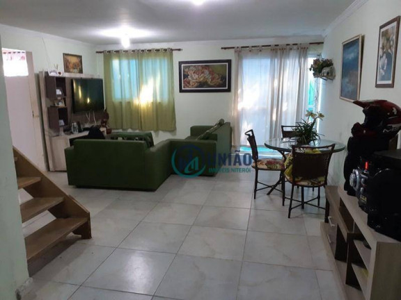 Imagem Casa com 10 Quartos à Venda, 200 m² em Itaipu - Niterói Imagem Casa com 10 Quartos à Venda, 200 m² em Itaipu - Niterói