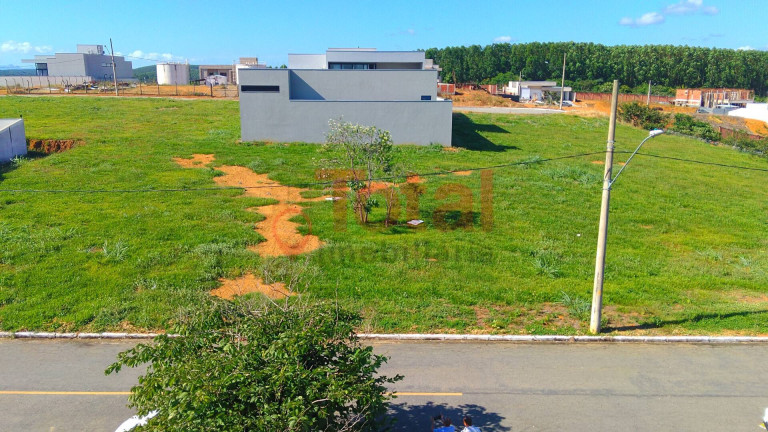 Imagem Terreno à Venda, 700 m² em Caratinga Imagem Terreno à Venda, 700 m² em Caratinga