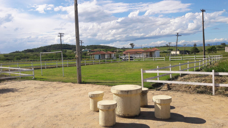 Imagem Terreno à Venda, 450 m² em Monteiro (são Vicente) - Araruama Imagem Terreno à Venda, 450 m² em Monteiro (são Vicente) - Araruama