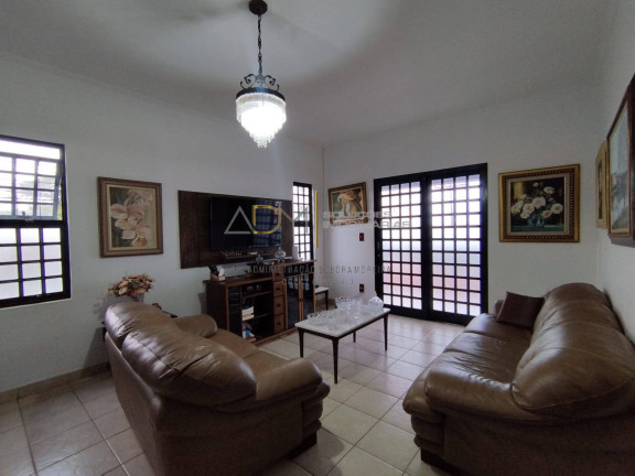 Imagem Sobrado com 4 Quartos à Venda, 420 m² em Centro - Botucatu Imagem Sobrado com 4 Quartos à Venda, 420 m² em Centro - Botucatu