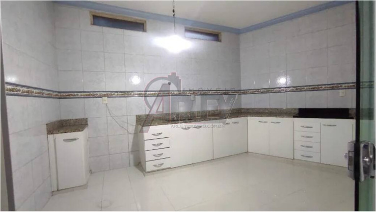 Imagem Casa com 5 Quartos à Venda, em Canelas - Montes Claros Imagem Casa com 5 Quartos à Venda, em Canelas - Montes Claros