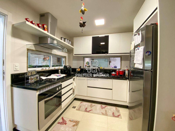 Imagem Casa com 4 Quartos à Venda, 180 m² em Várzea - Teresópolis Imagem Casa com 4 Quartos à Venda, 180 m² em Várzea - Teresópolis