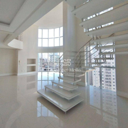 Imagem Imóvel com 4 Quartos à Venda, 239 m² em Quadra Mar Centro - Balneário Camboriú Imagem Imóvel com 4 Quartos à Venda, 239 m² em Quadra Mar Centro - Balneário Camboriú