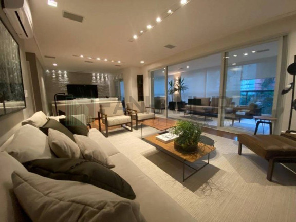 Imóvel com 3 Quartos à Venda, 226 m² em Vila Nova Conceição - São Paulo