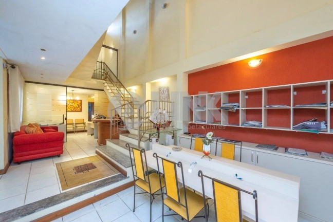 Imagem Casa com 5 Quartos à Venda, 409 m² em Higienópolis - Porto Alegre Imagem Casa com 5 Quartos à Venda, 409 m² em Higienópolis - Porto Alegre