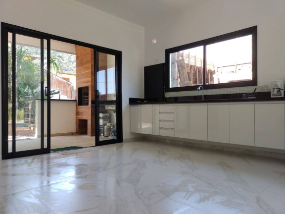 Imagem Sobrado com 3 Quartos à Venda, 268 m² em Massaguaçu - Caraguatatuba Imagem Sobrado com 3 Quartos à Venda, 268 m² em Massaguaçu - Caraguatatuba