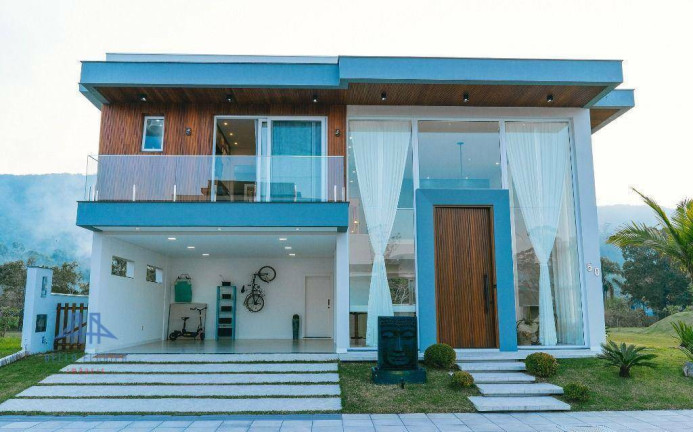 Imagem Casa com 5 Quartos à Venda, 411 m² em Ratones - Florianópolis