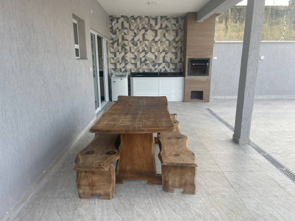 Imagem Casa com 4 Quartos à Venda, 350 m² em Maria Helena Novaes - Peruíbe Imagem Casa com 4 Quartos à Venda, 350 m² em Maria Helena Novaes - Peruíbe
