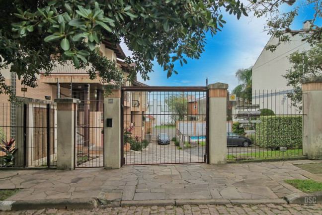 Imagem Casa com 3 Quartos à Venda, 183 m² em Ipanema - Porto Alegre Imagem Casa com 3 Quartos à Venda, 183 m² em Ipanema - Porto Alegre