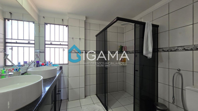 Imagem Imóvel com 4 Quartos à Venda, 198 m² em Lagoa Nova - Natal Imagem Imóvel com 4 Quartos à Venda, 198 m² em Lagoa Nova - Natal
