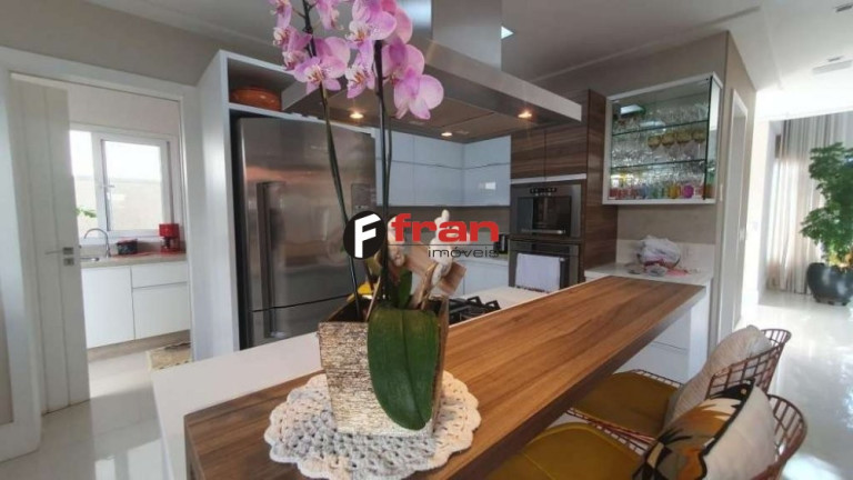 Imagem Casa com 3 Quartos à Venda, 204 m² em Córrego Grande - Florianópolis